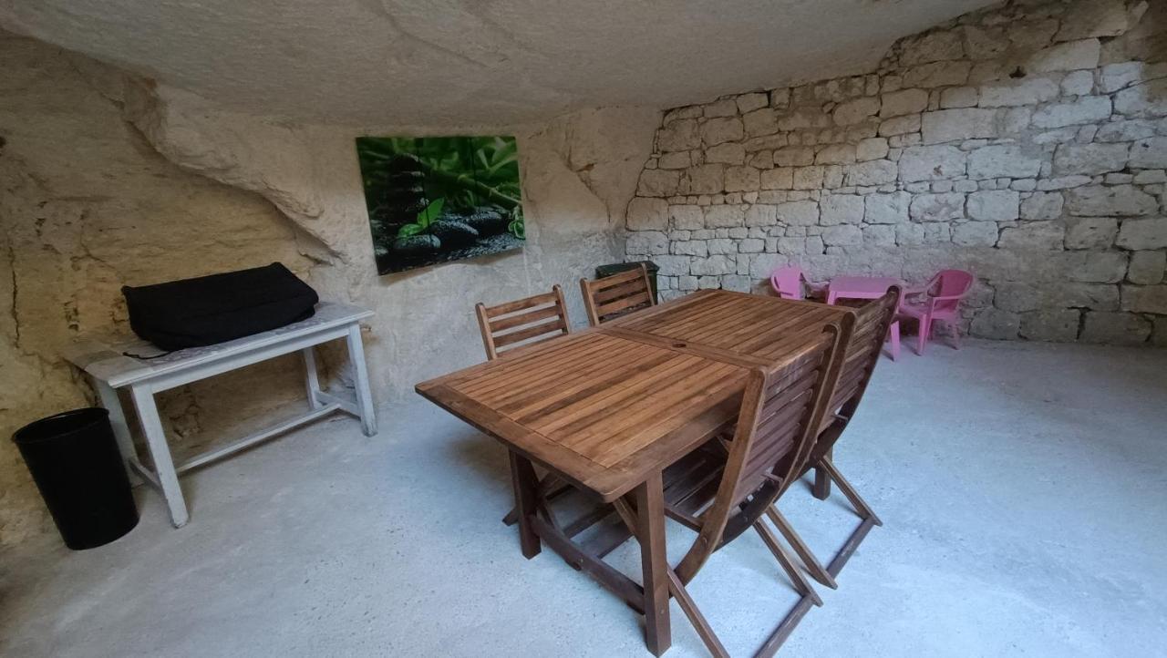 Meuble De Tourisme Petit Chail Saint Savinien Exteriör bild